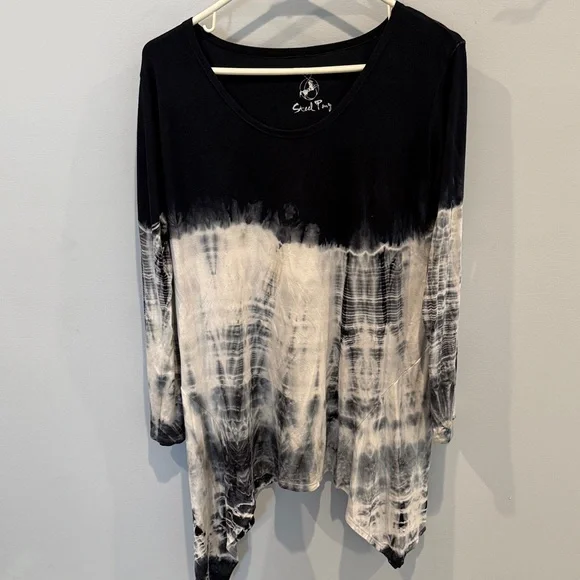 Steel Pony Black and White Tie-Dye Women's Top - Picture 1 of 6